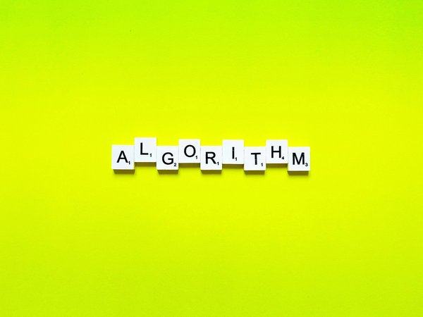 Optimisez vos données avec un spécialiste du traitement de papier et numériques